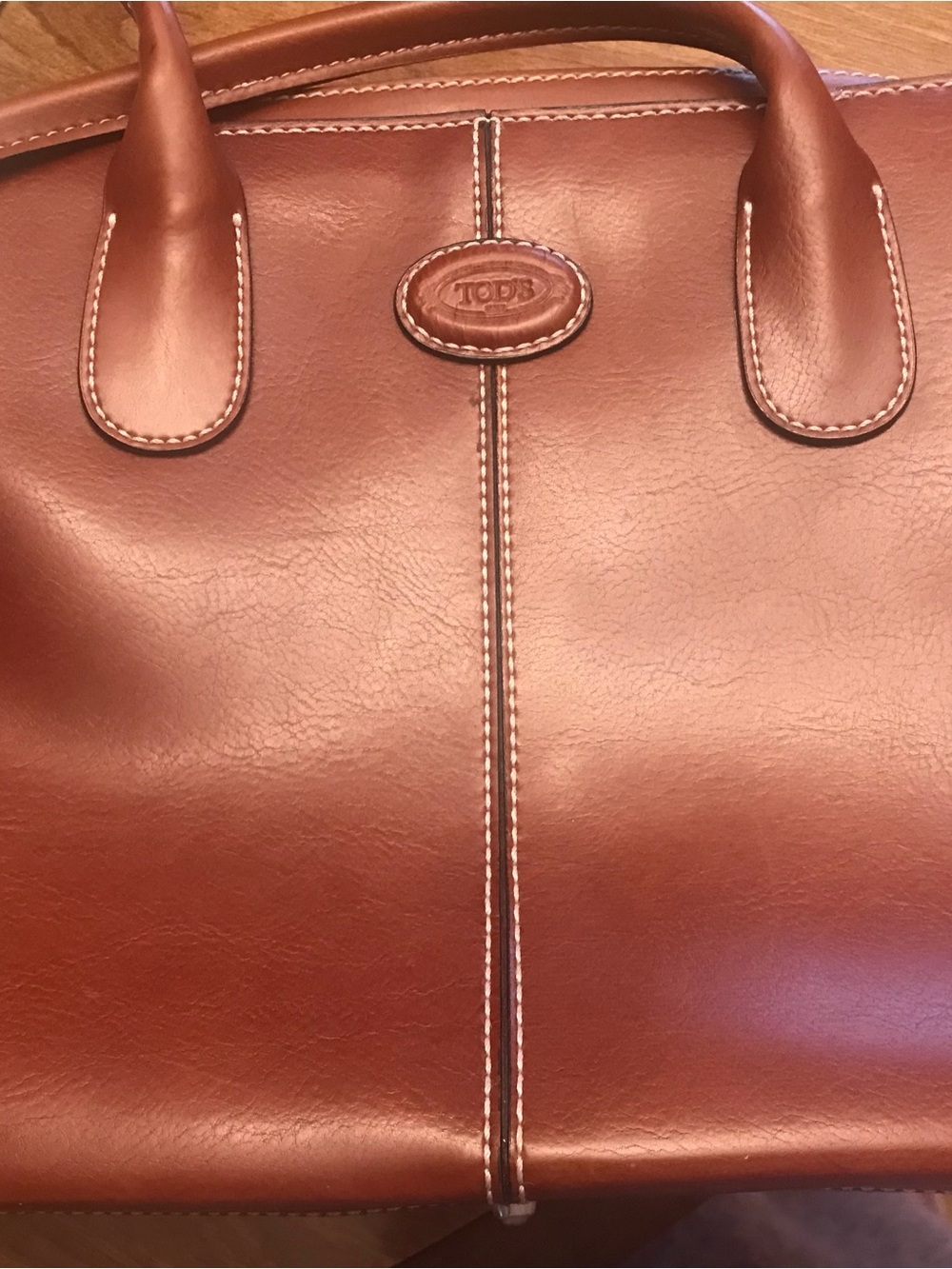 TOD'S Chestnut Brown Leather Tote with Contrast Stitching